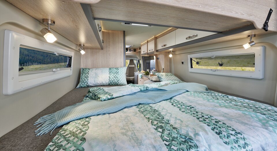 Dormir como un rey | Dos camas individuales muy grandes en la parte trasera para tener noches tranquilas con la calidad de un Hotel