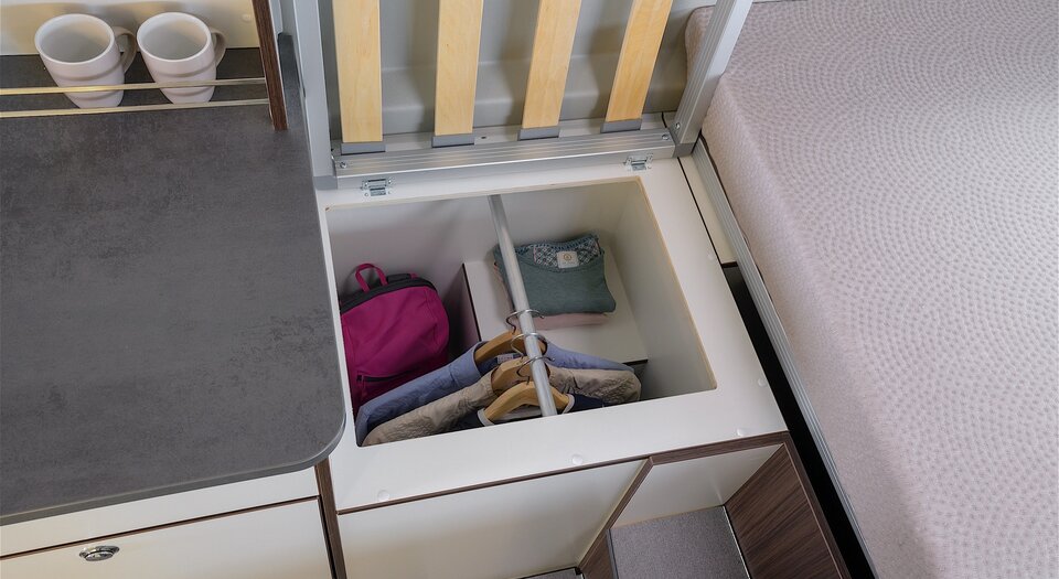 Storage | Additional wardrobe beneath the single bed